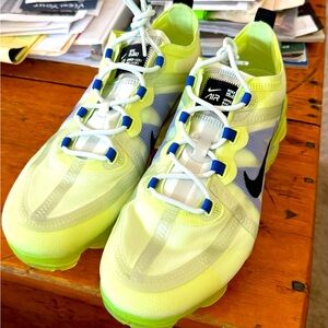 Nike Air VaporMax 2019 in Barely Volt (RARE)